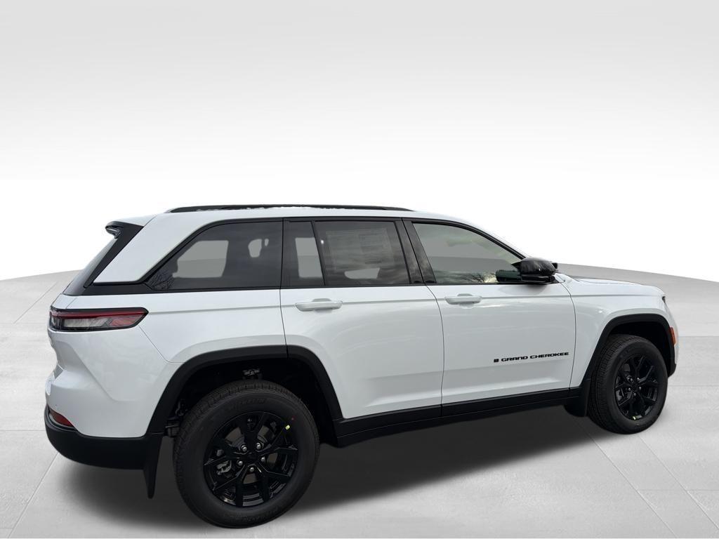 new 2025 Jeep Grand Cherokee car, priced at $40,397