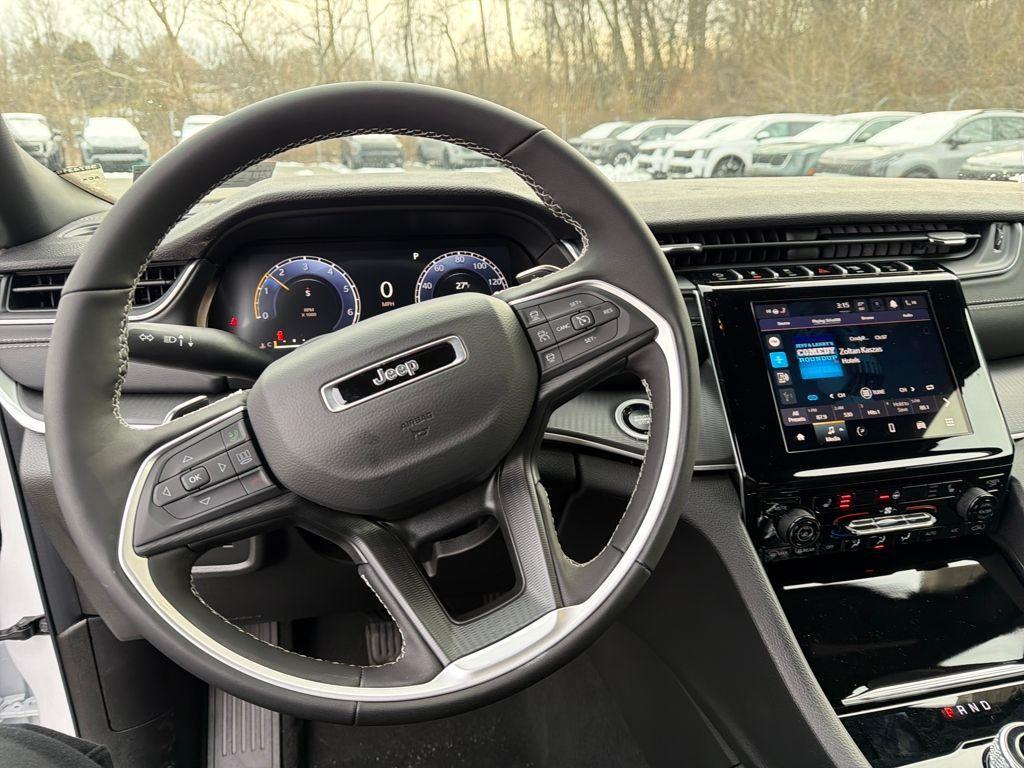 new 2025 Jeep Grand Cherokee car, priced at $40,397