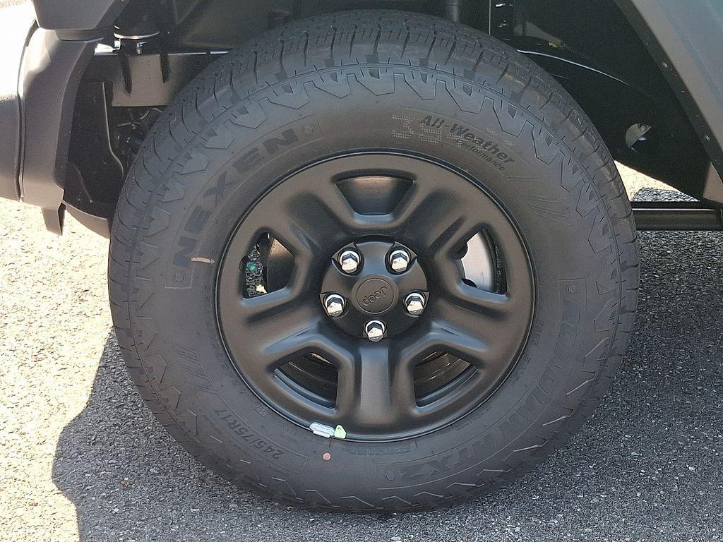 new 2025 Jeep Wrangler car, priced at $34,176