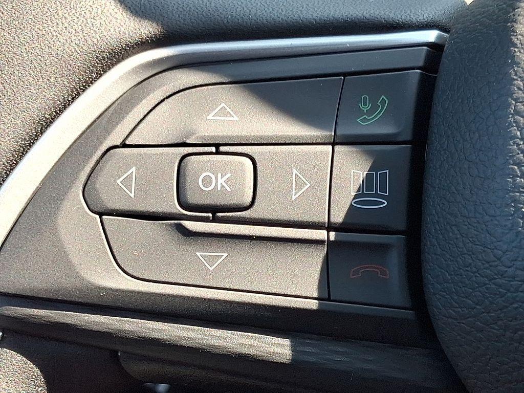 new 2025 Jeep Grand Cherokee car, priced at $41,997