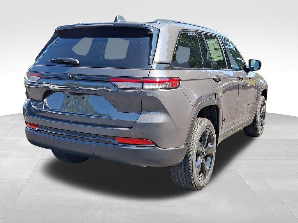 new 2025 Jeep Grand Cherokee car, priced at $41,997