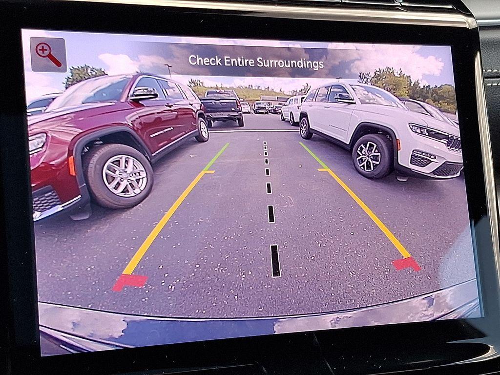 new 2025 Jeep Grand Cherokee car, priced at $42,153