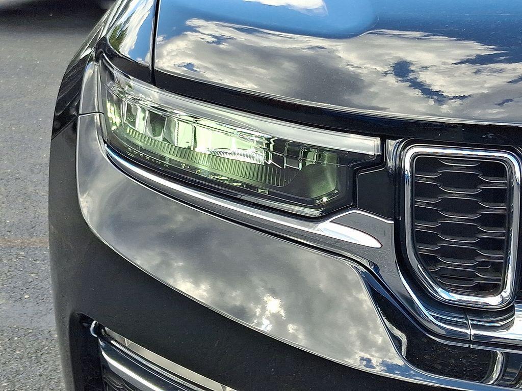 new 2025 Jeep Grand Cherokee car, priced at $42,153
