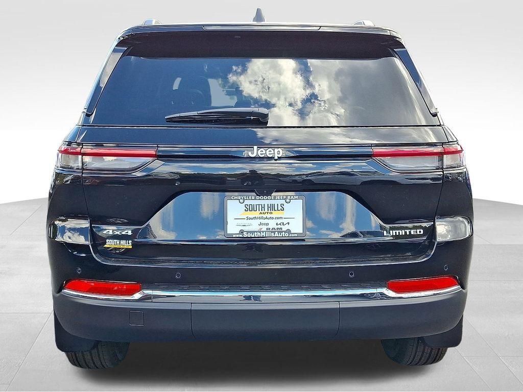 new 2025 Jeep Grand Cherokee car, priced at $42,153