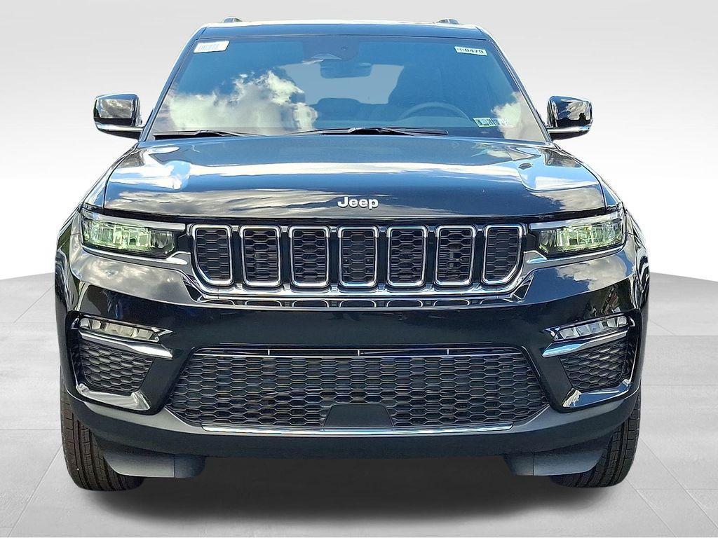 new 2025 Jeep Grand Cherokee car, priced at $42,153
