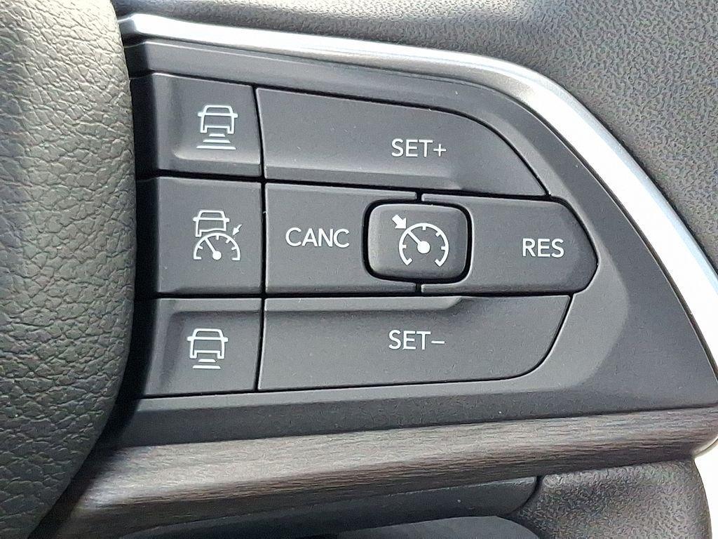 new 2025 Jeep Grand Cherokee car, priced at $42,153