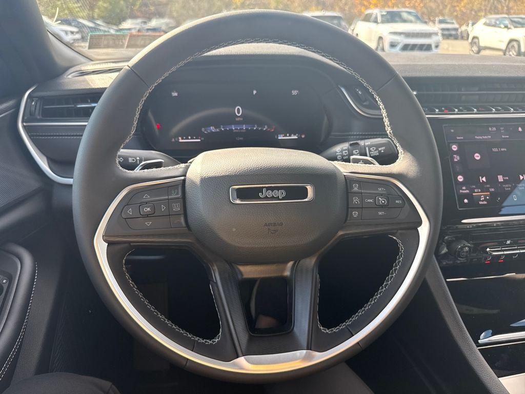 new 2025 Jeep Grand Cherokee car, priced at $37,961