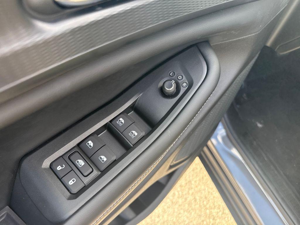 new 2025 Jeep Grand Cherokee car, priced at $37,961