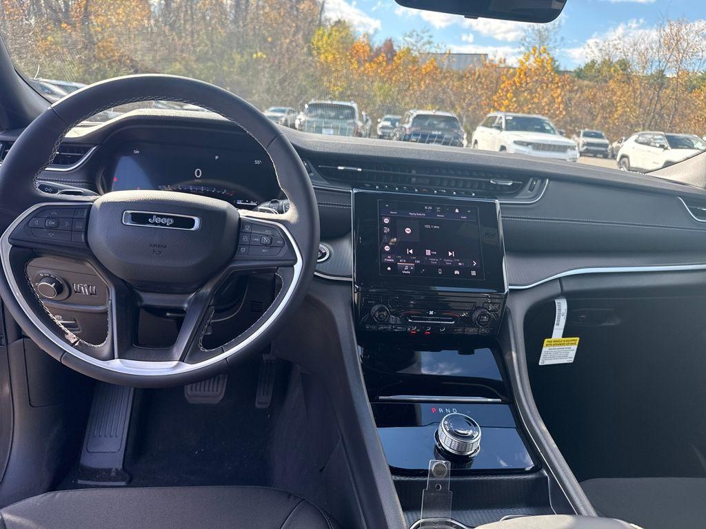 new 2025 Jeep Grand Cherokee car, priced at $37,961