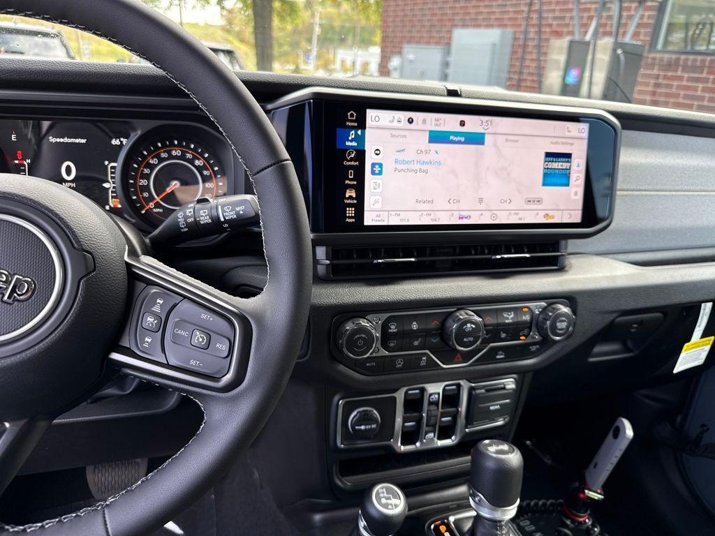 new 2025 Jeep Wrangler car, priced at $40,818