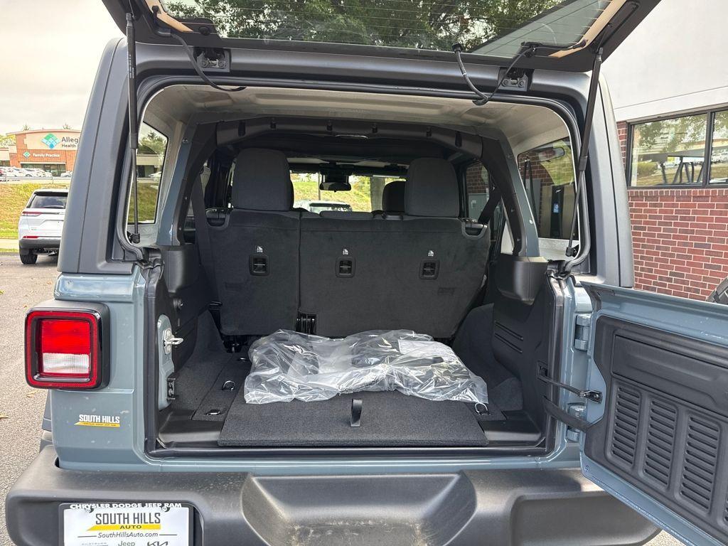 new 2025 Jeep Wrangler car, priced at $40,818