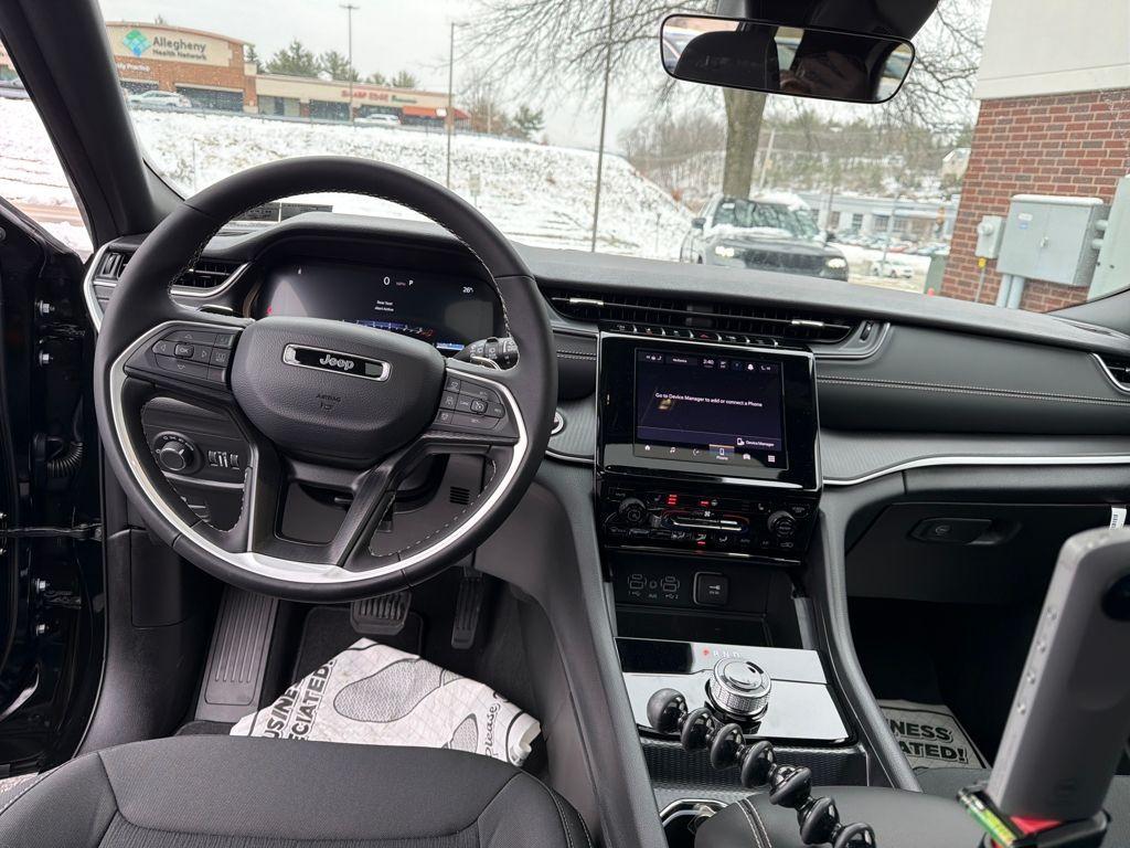 new 2025 Jeep Grand Cherokee L car, priced at $39,780