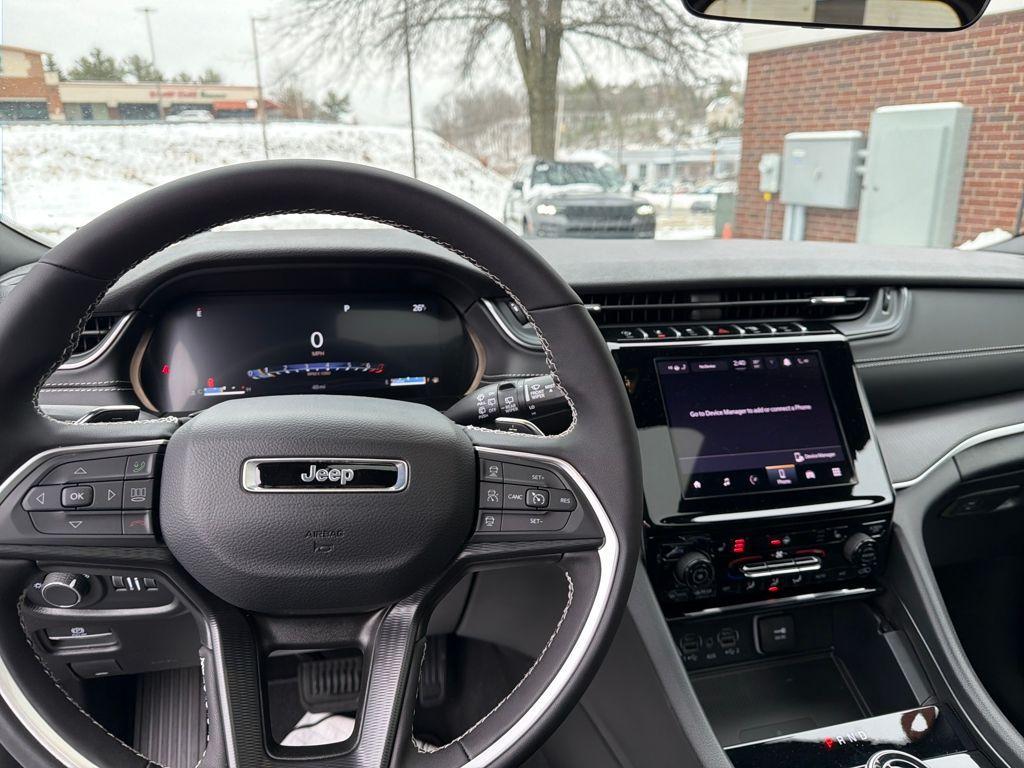 new 2025 Jeep Grand Cherokee L car, priced at $39,780