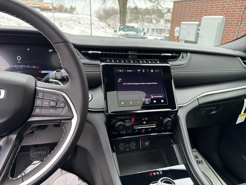 new 2025 Jeep Grand Cherokee L car, priced at $39,780
