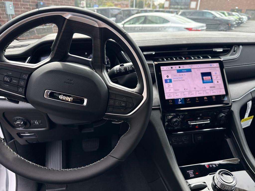 new 2025 Jeep Grand Cherokee car, priced at $41,533