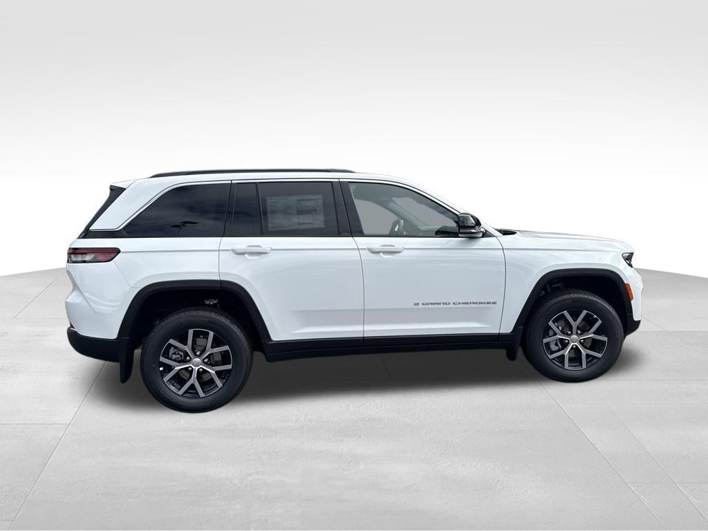 new 2025 Jeep Grand Cherokee car, priced at $41,533