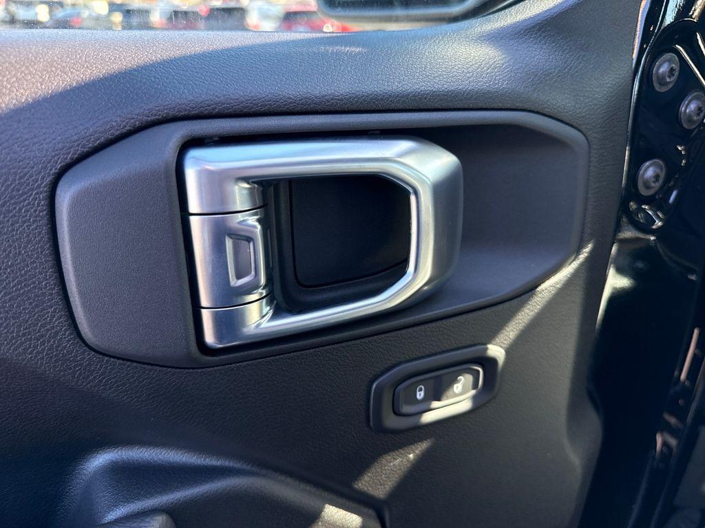 new 2026 Jeep Wrangler car, priced at $39,445