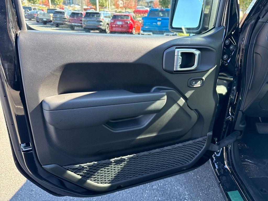 new 2026 Jeep Wrangler car, priced at $39,445