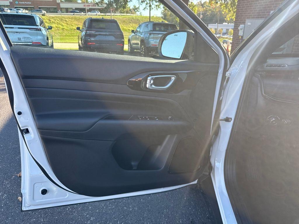 new 2026 Jeep Compass car, priced at $33,712