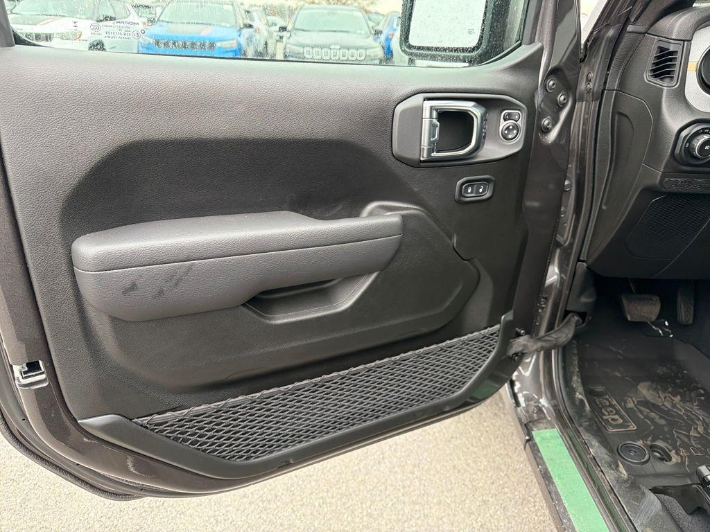 new 2026 Jeep Wrangler car, priced at $47,885