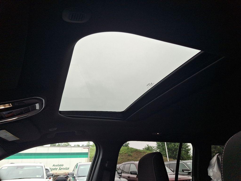 new 2025 Jeep Grand Cherokee car, priced at $34,585