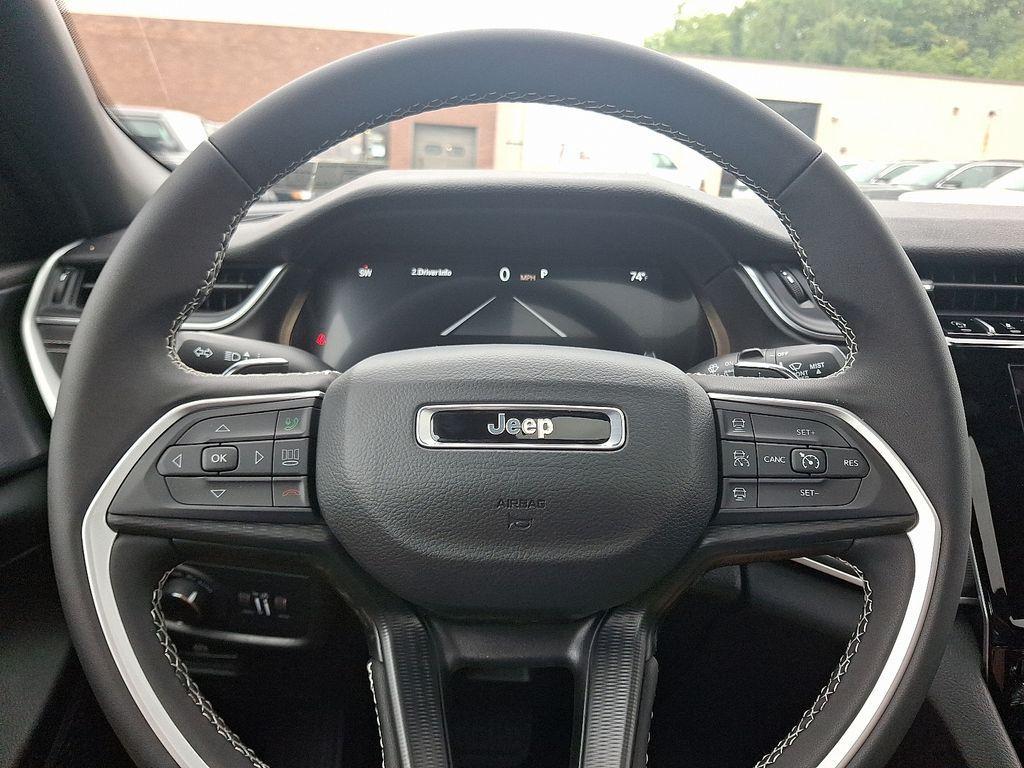 new 2025 Jeep Grand Cherokee car, priced at $34,585