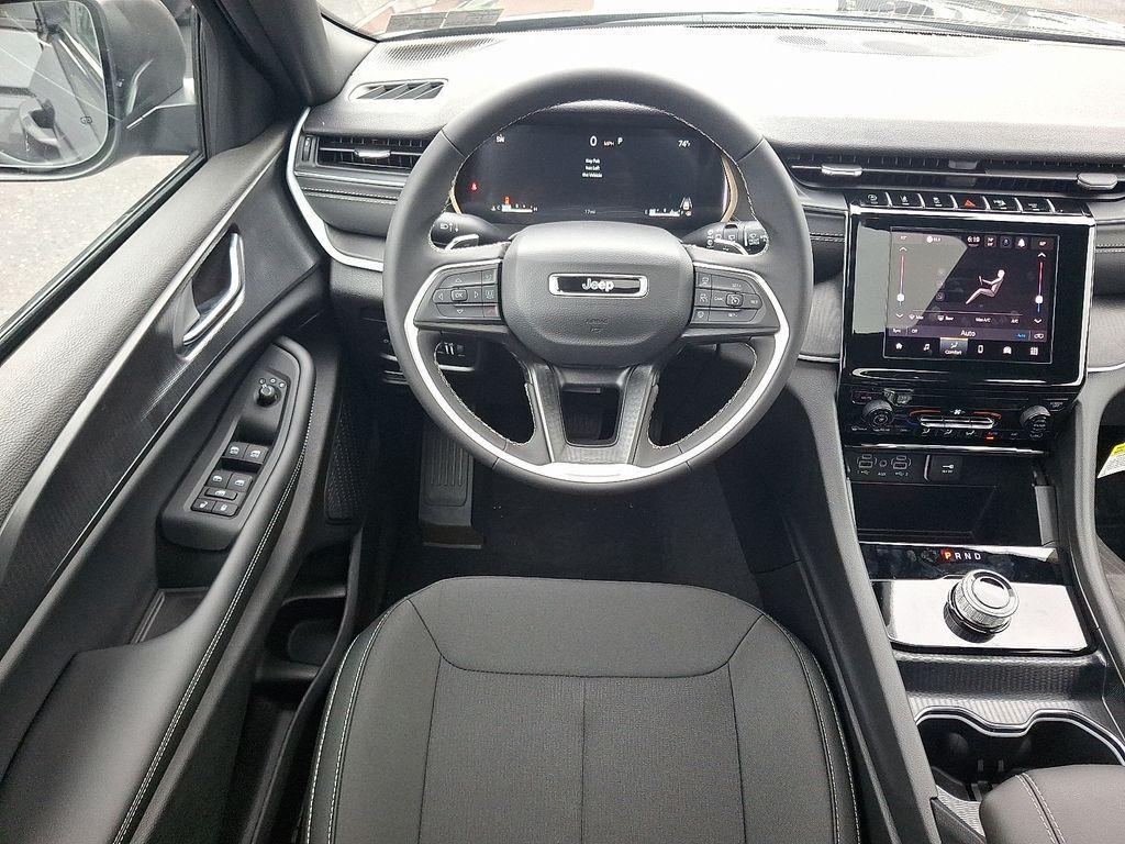 new 2025 Jeep Grand Cherokee car, priced at $34,585