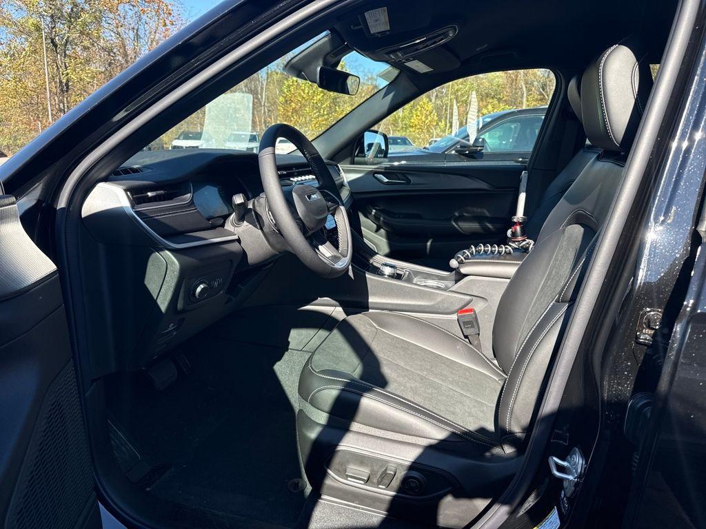 new 2025 Jeep Grand Cherokee L car, priced at $41,777