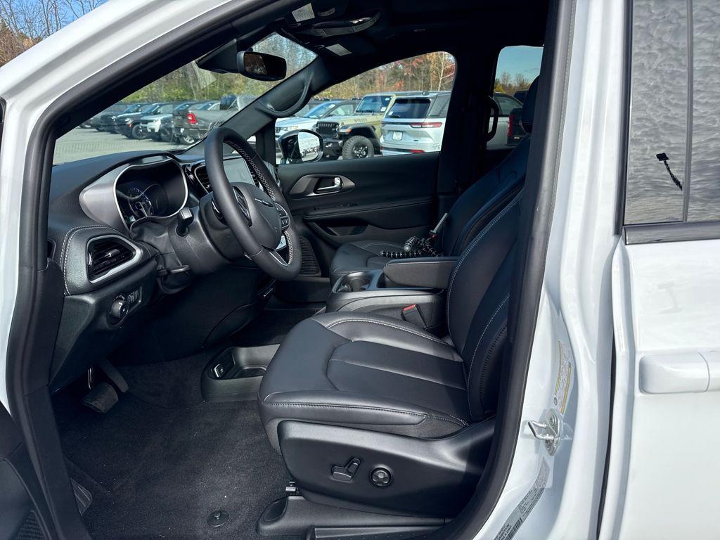new 2026 Chrysler Pacifica car, priced at $48,226