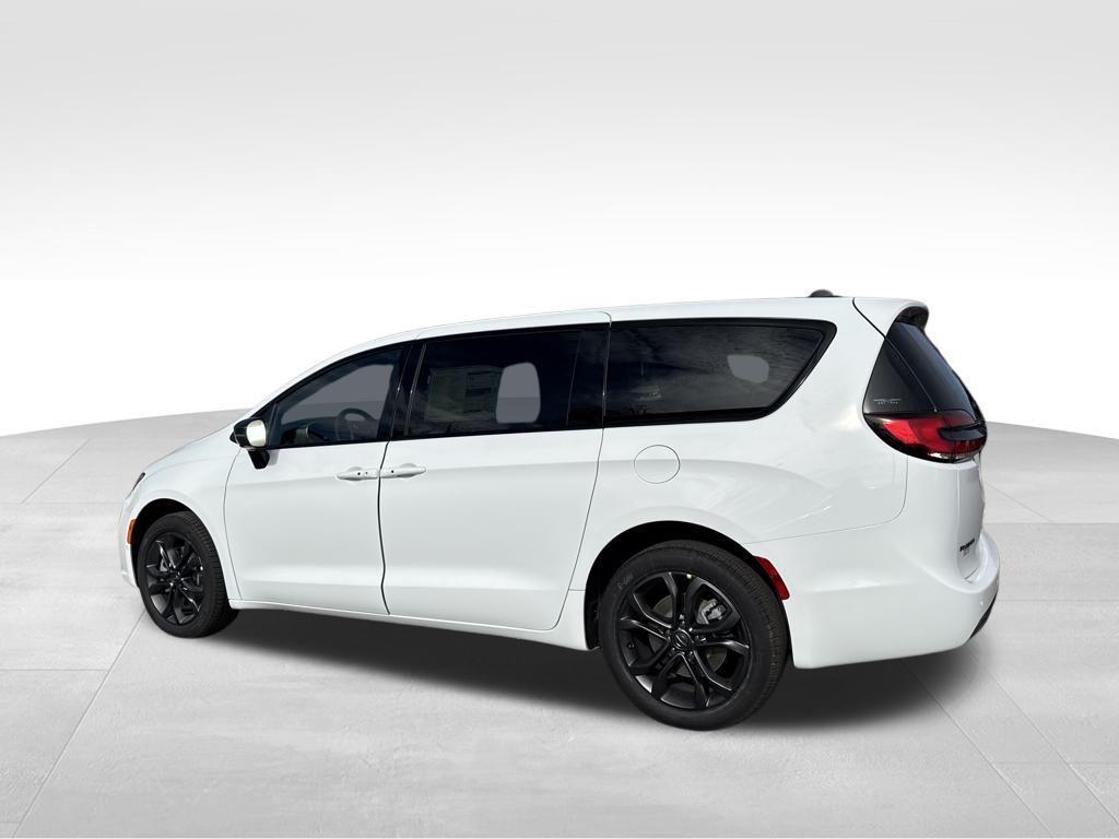 new 2026 Chrysler Pacifica car, priced at $48,226