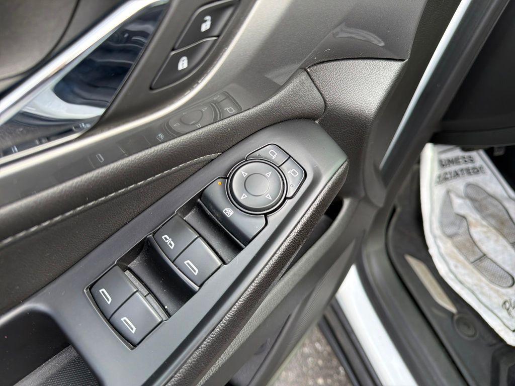 used 2023 Chevrolet Traverse car, priced at $30,000