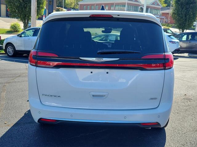 new 2025 Chrysler Pacifica car, priced at $45,140