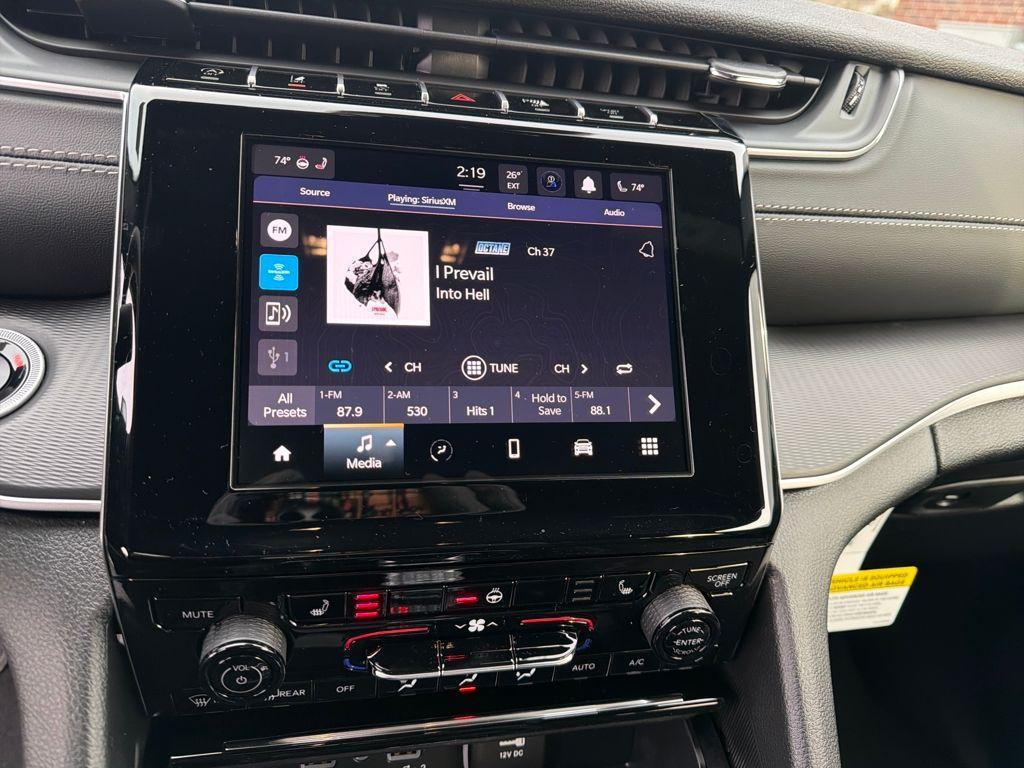 new 2025 Jeep Grand Cherokee car, priced at $40,547