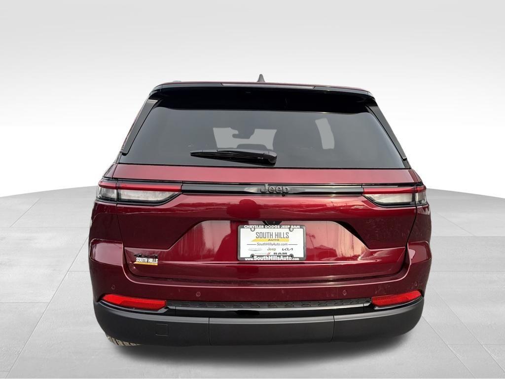 new 2025 Jeep Grand Cherokee car, priced at $40,547