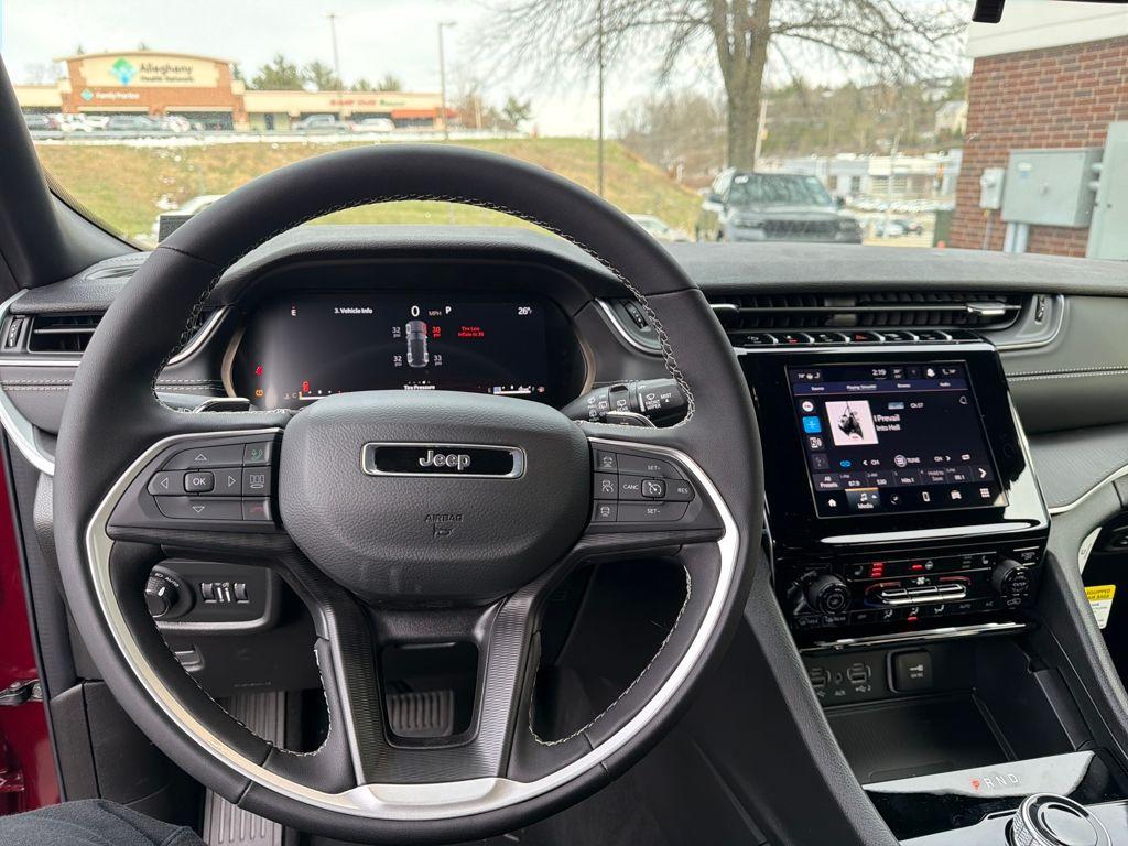 new 2025 Jeep Grand Cherokee car, priced at $40,547