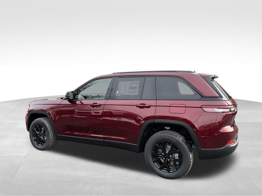 new 2025 Jeep Grand Cherokee car, priced at $40,547