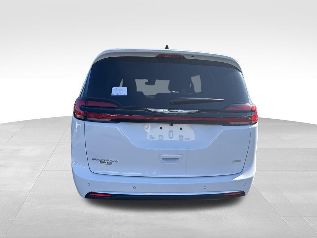 new 2026 Chrysler Pacifica car, priced at $55,385