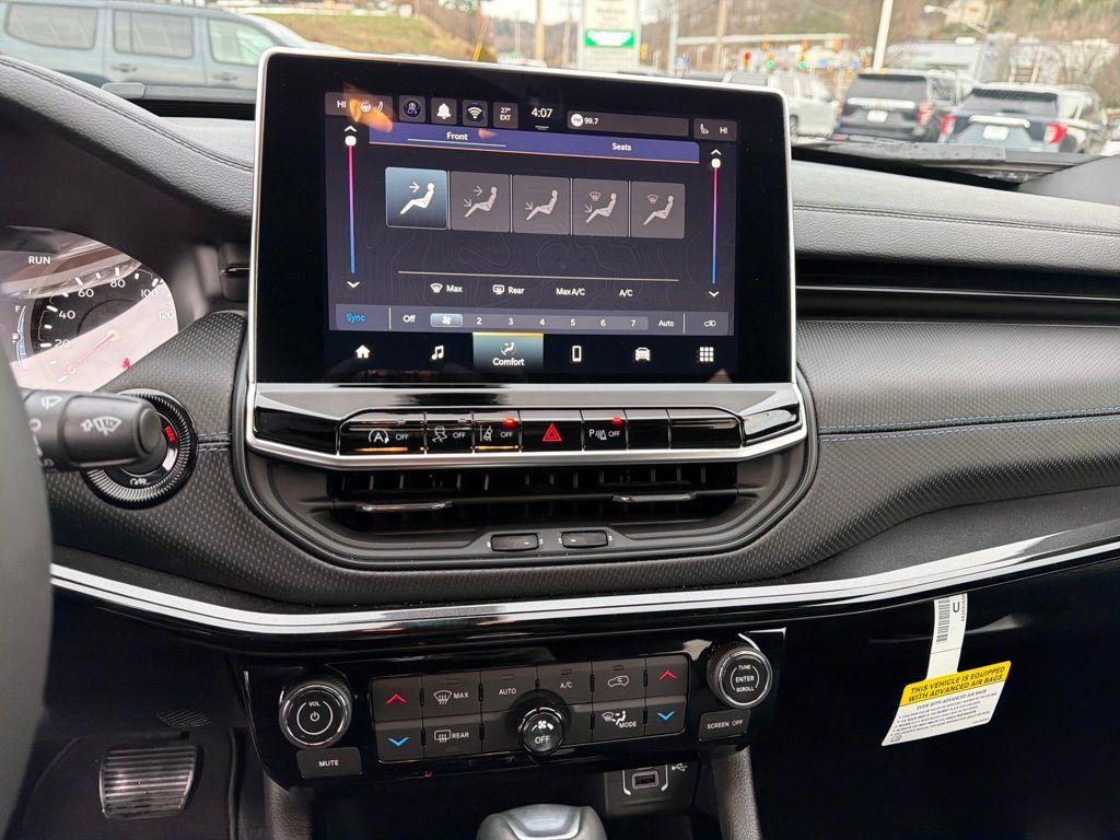 new 2025 Jeep Compass car, priced at $33,075