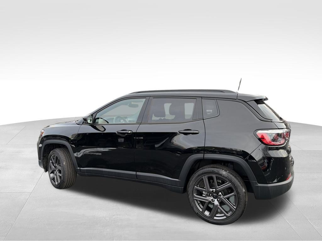 new 2025 Jeep Compass car, priced at $33,075