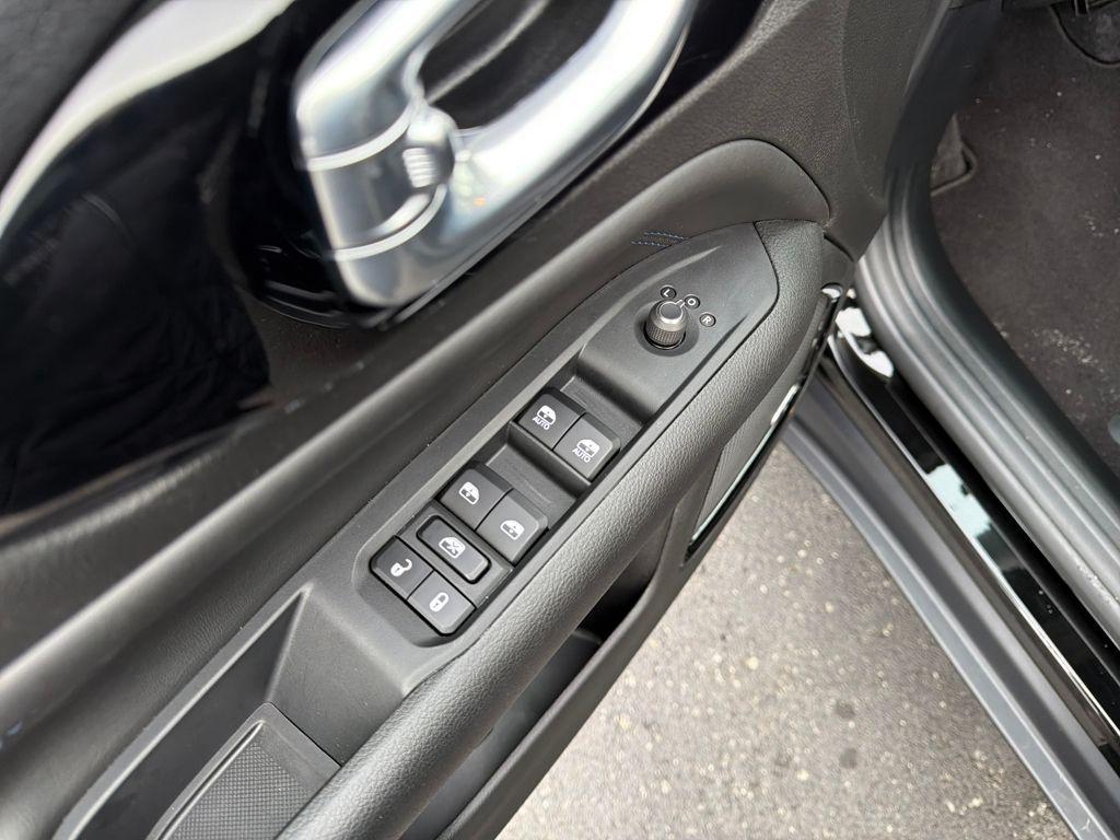 new 2025 Jeep Compass car, priced at $33,075