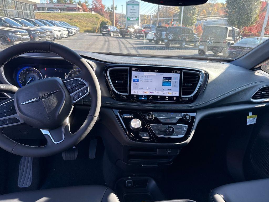 new 2026 Chrysler Pacifica car, priced at $44,476