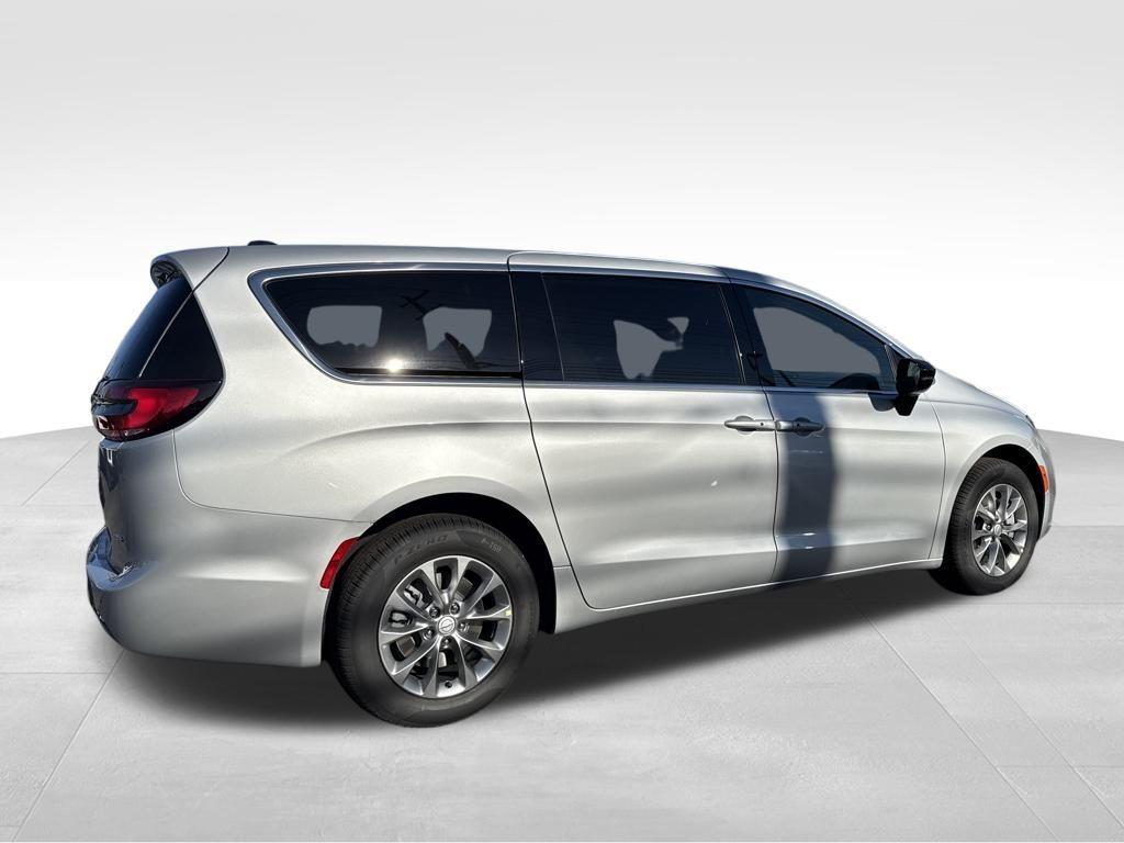 new 2026 Chrysler Pacifica car, priced at $44,476