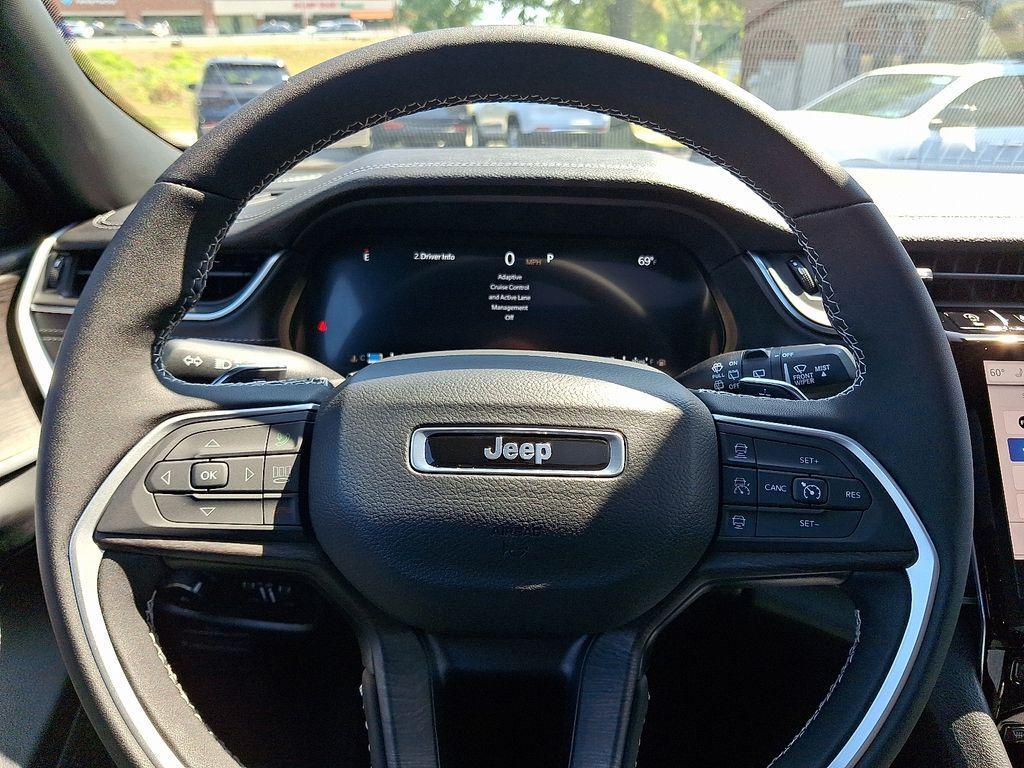 new 2025 Jeep Grand Cherokee car, priced at $41,778