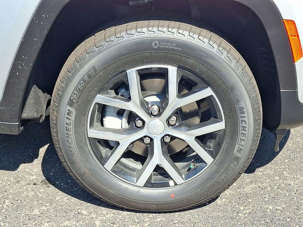 new 2025 Jeep Grand Cherokee car, priced at $41,778