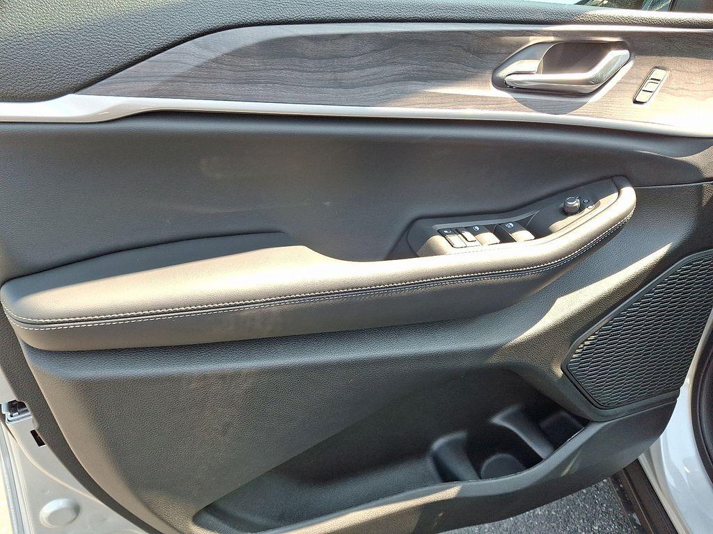 new 2025 Jeep Grand Cherokee car, priced at $41,778