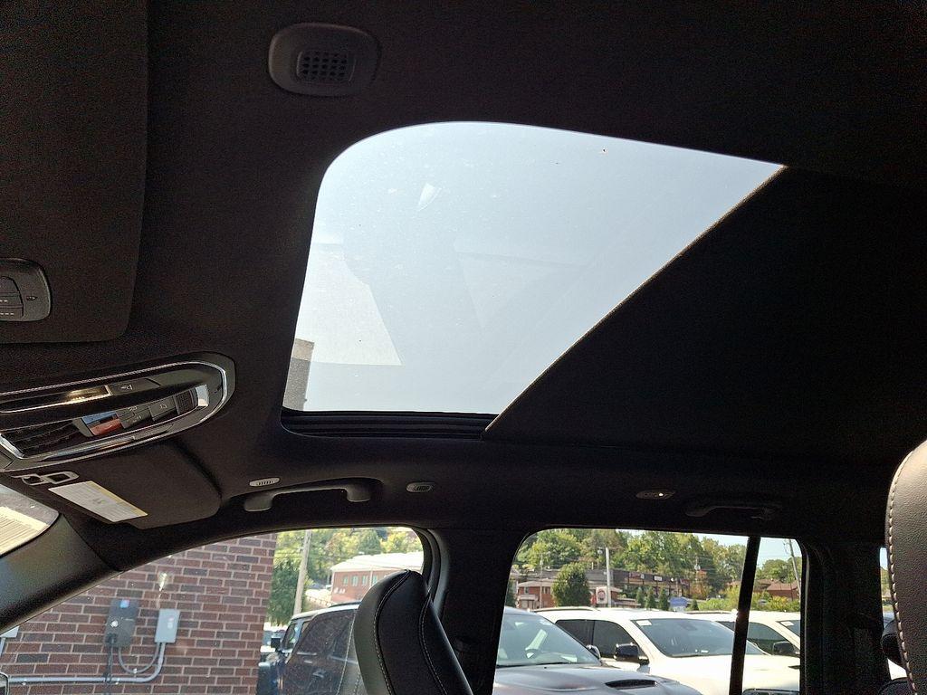 new 2025 Jeep Grand Cherokee car, priced at $41,778