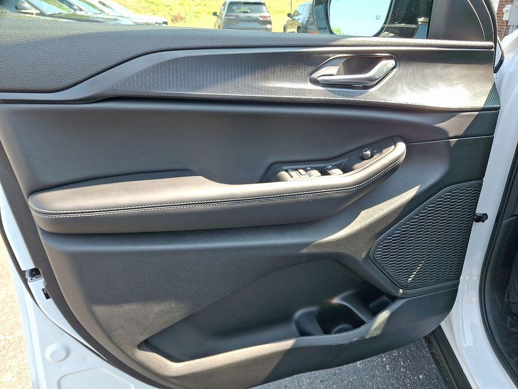 new 2025 Jeep Grand Cherokee L car, priced at $41,518