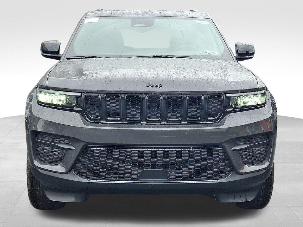 new 2025 Jeep Grand Cherokee car, priced at $38,424