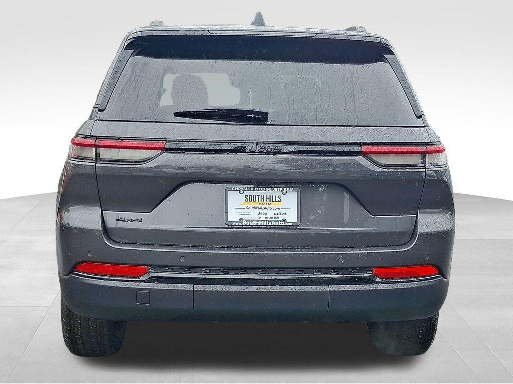 new 2025 Jeep Grand Cherokee car, priced at $38,424