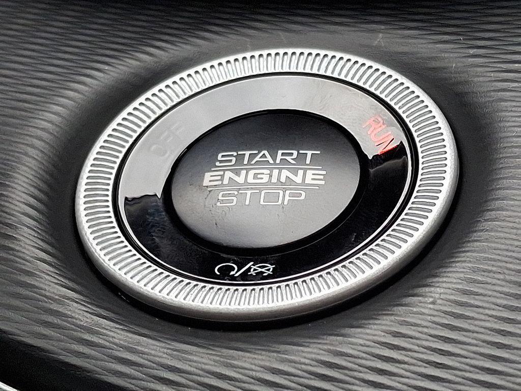 new 2025 Jeep Grand Cherokee car, priced at $38,424